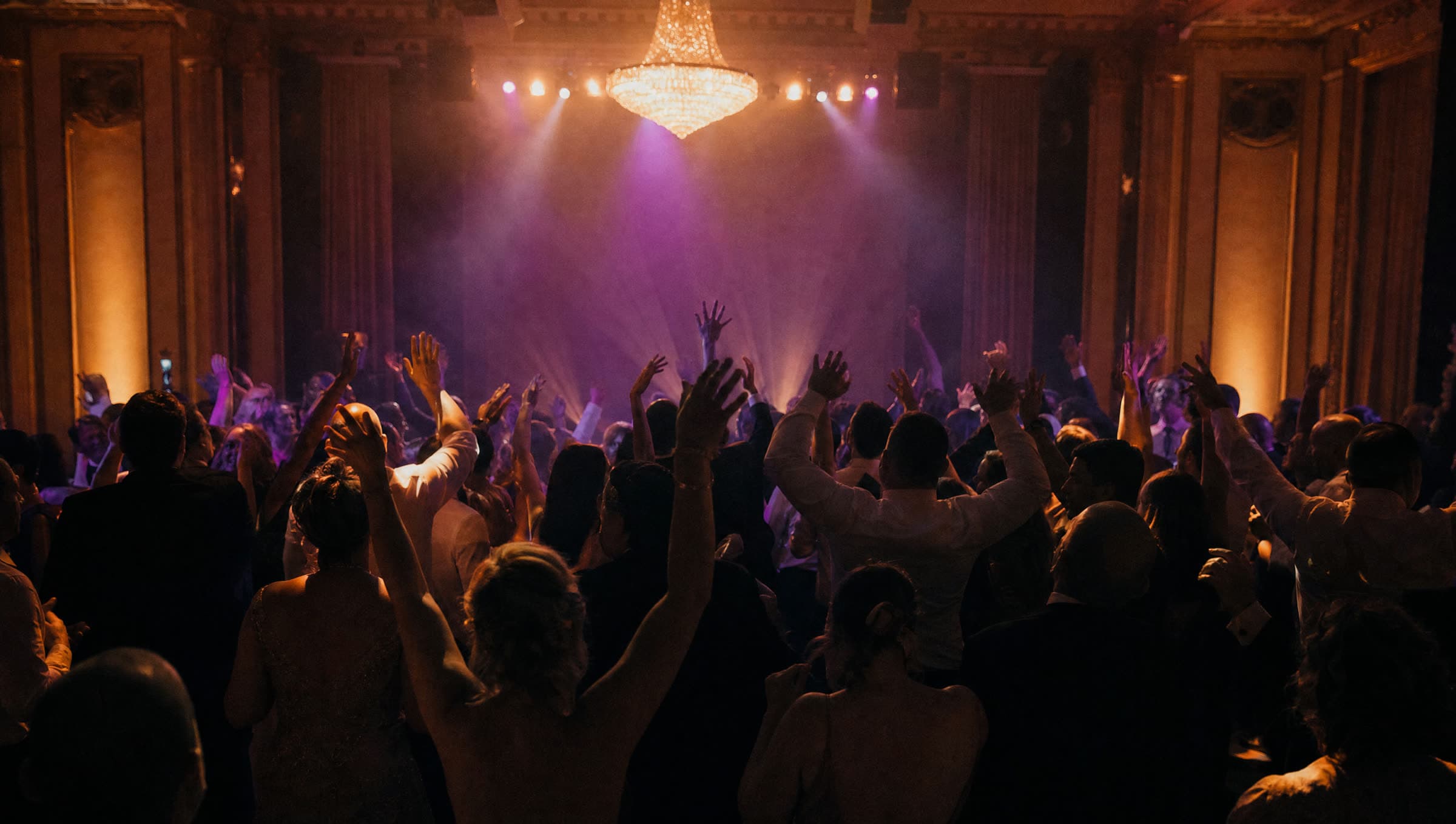 Piste de danse d'un mariage élégant en Belgique